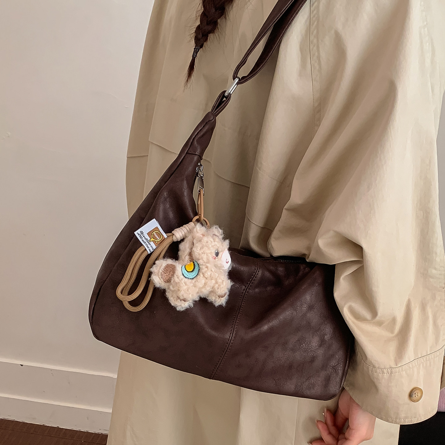 高级感斜挎包女包2026新款潮通勤复古百搭单肩包包女大容量托特包,箱包皮具/热销女包/男包,通用款女包,淘宝优惠券,粉丝福利购,淘宝优惠卷