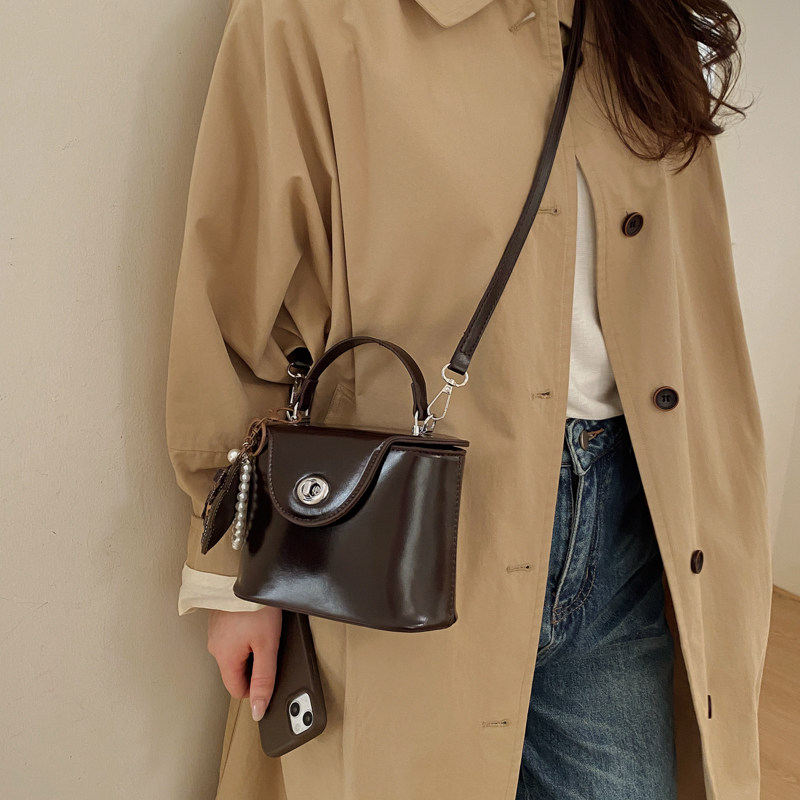 2026新款女士时尚百搭凯蒂猫小众包包休闲简约单肩斜挎手提包,箱包皮具/热销女包/男包,通用款女包,淘宝优惠券,粉丝福利购,淘宝优惠卷