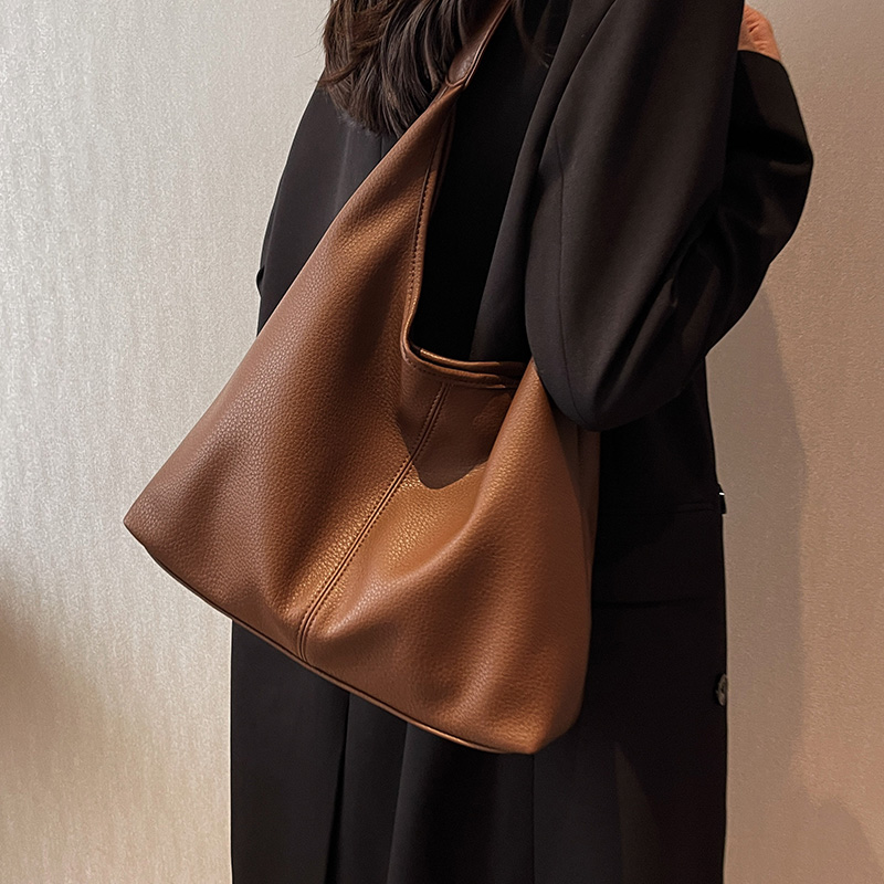 休闲单肩简约通勤复古腋下包