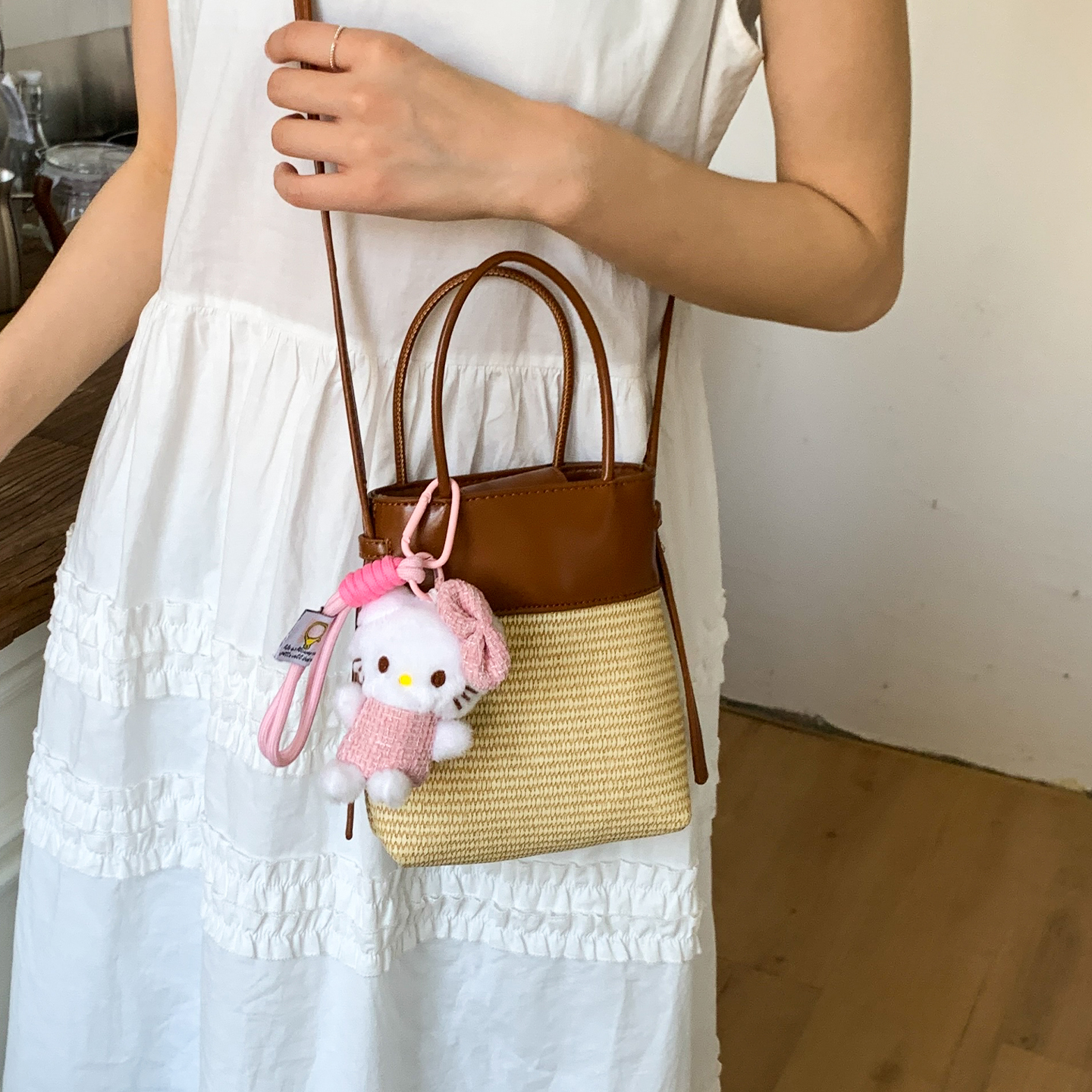 手工编织包包女式2025新款流行海边度假斜挎手机包小众沙滩手拎包
