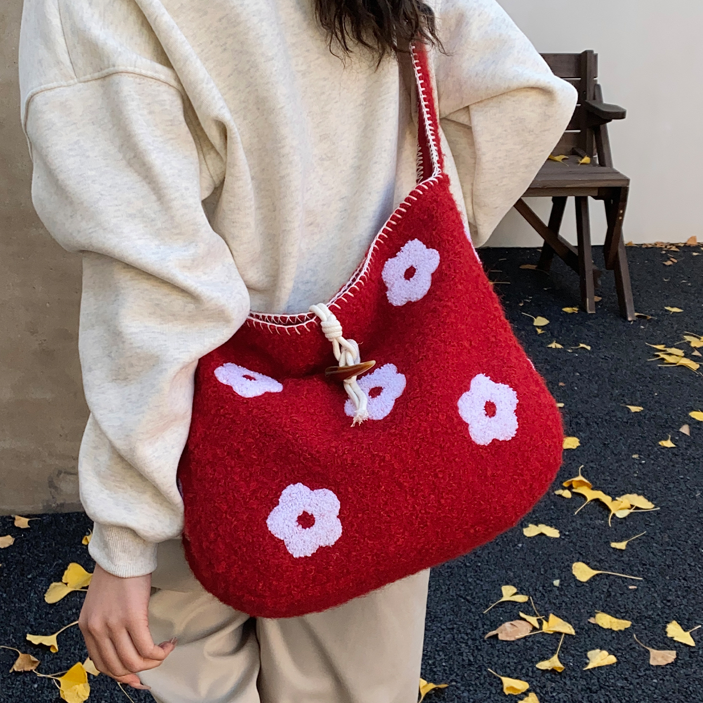 2025新款休闲可爱蓝色花朵针织包