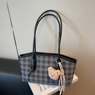 格子腋下包包女式2026新款春季高级感通勤女包时尚百搭单肩手拎包