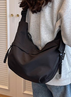 牛津布包包斜挎包女2025新款时尚单肩包大容量斜挎上课通勤饺子包