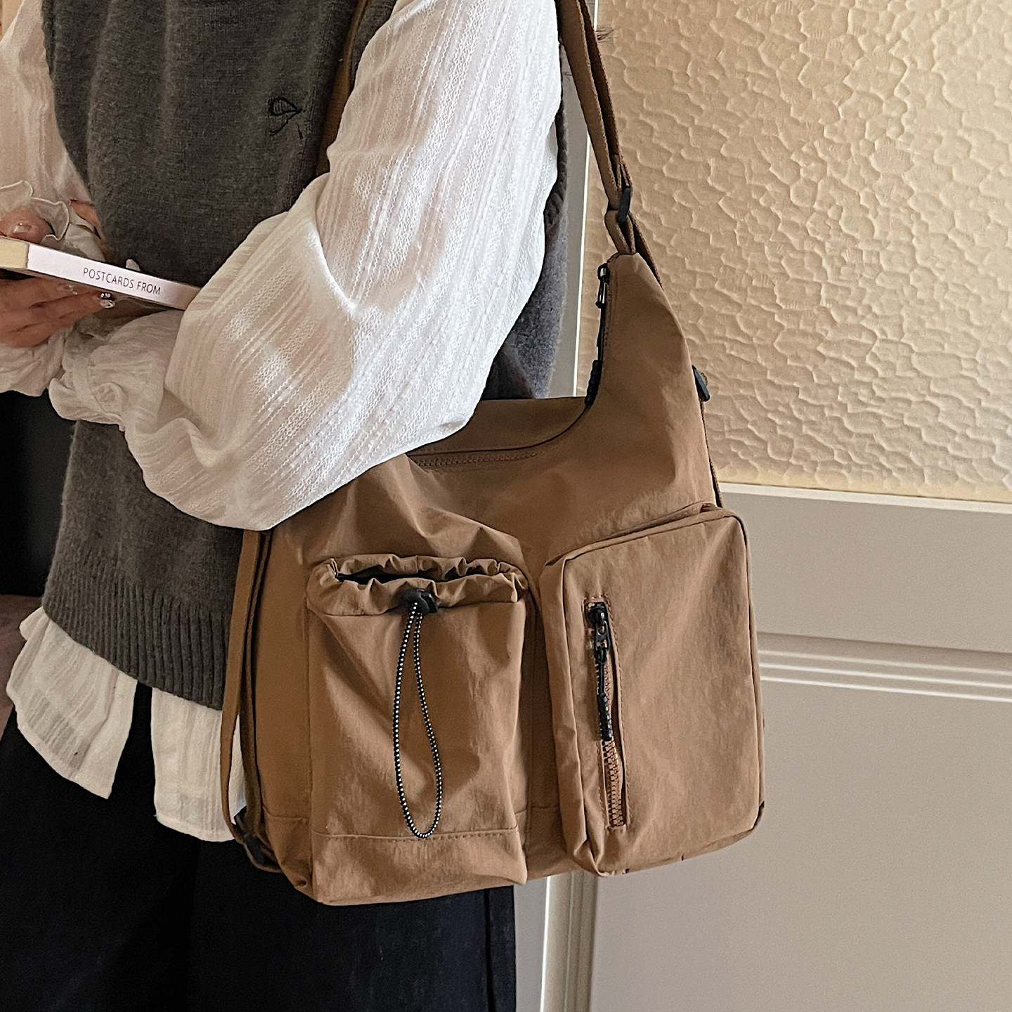 三用包包女士2026新款潮休闲轻便旅行双肩包大容量单肩斜挎水桶包