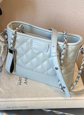 菱格链条流浪包包女款2026新款潮时尚高级感通勤单肩斜挎包水桶包