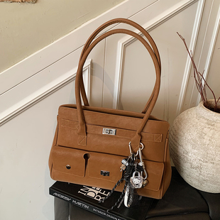 春季通勤包包女式2026新款高级感复古时尚百搭单肩包大容量托特包