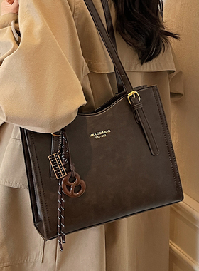 上班通勤包包女式2025新款潮流行高级质感复古单肩包大容量托特包