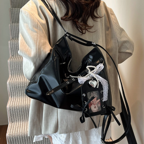 银色大包包女款2025新款潮流行斜挎单肩包大容量托特包通勤双肩包