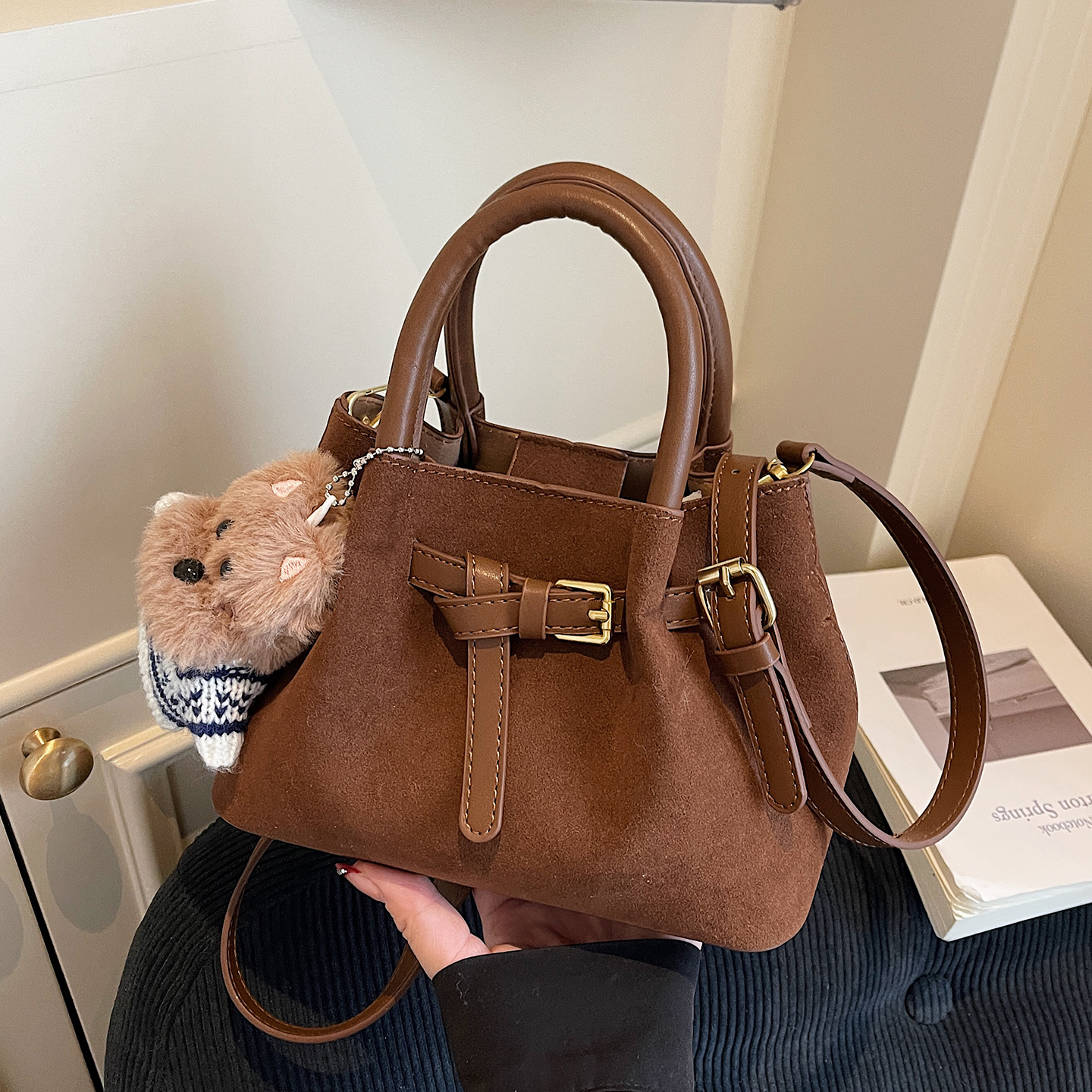 2025新款时尚小众复古水桶包