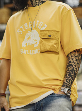 马登工装美式植绒印花T恤宽松落肩袖姜黄色螺纹领口垂感口袋短袖