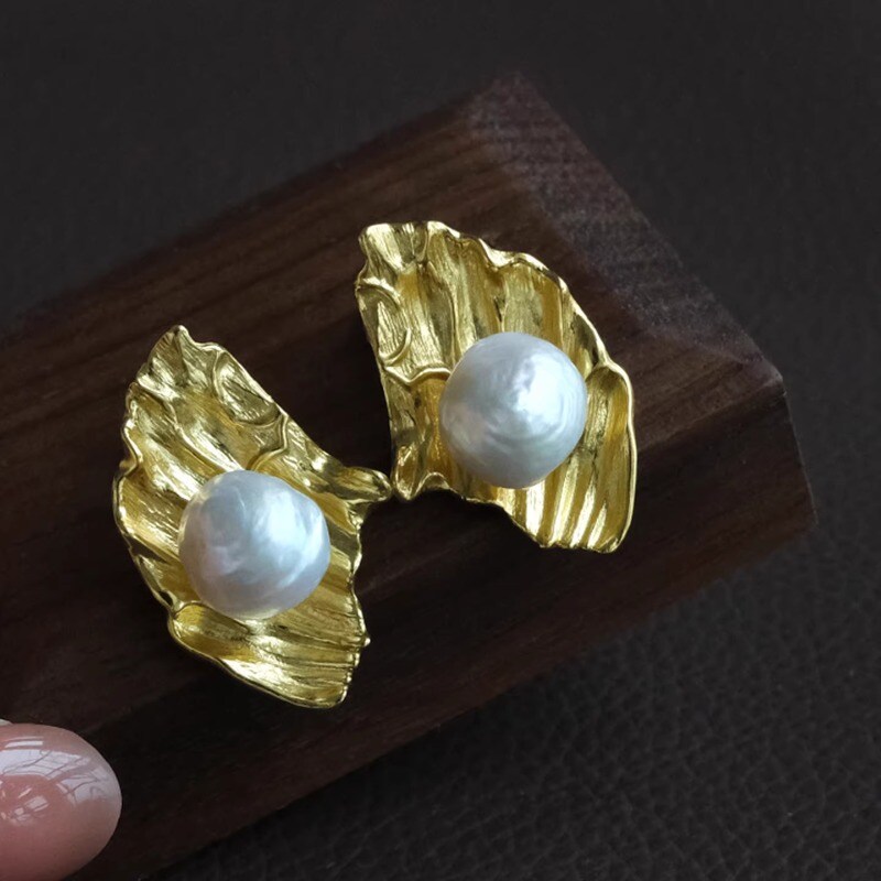 天然巴洛克珍珠耳钉女款高级感气质纯银贝壳耳饰轻奢女士生日礼物