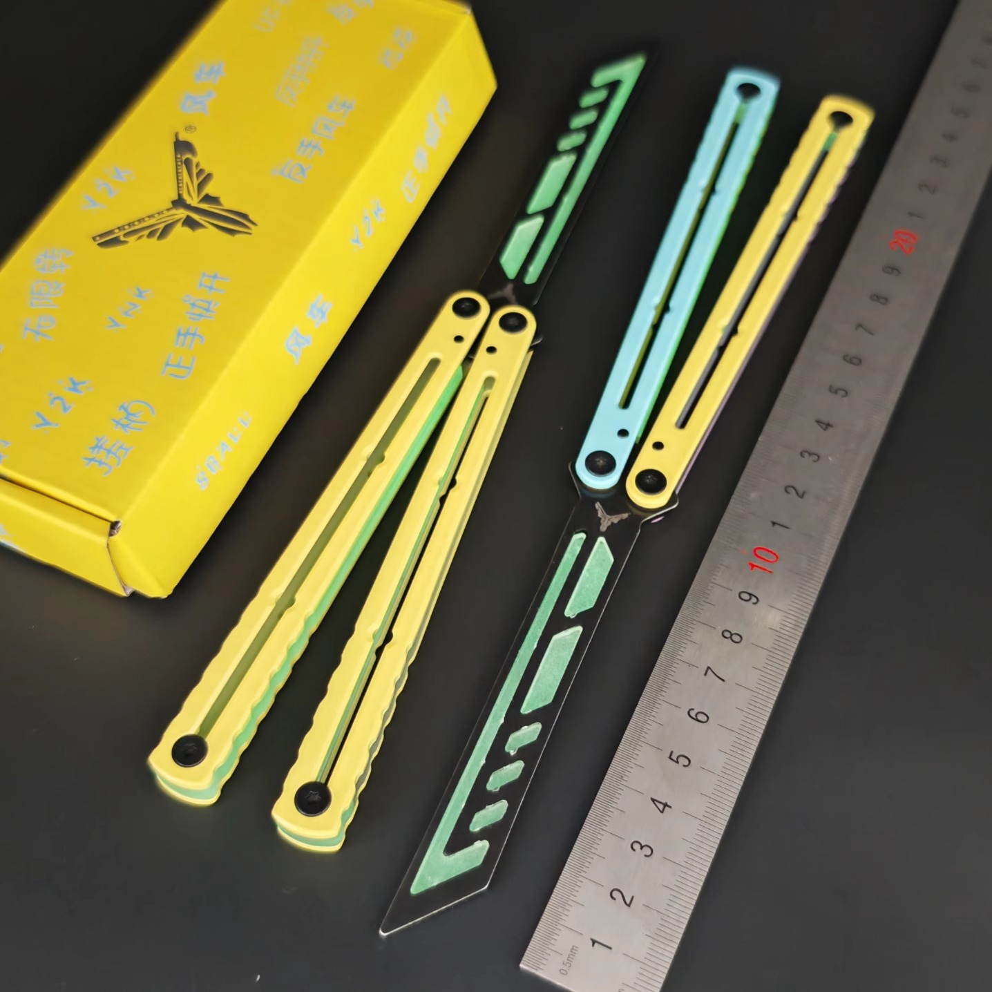 小刀yy夜光海妖蝴蝶刀