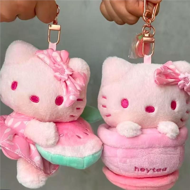 喜茶联名HelloKitty新品高颜值毛绒挂件公仔奶茶杯玩偶图片