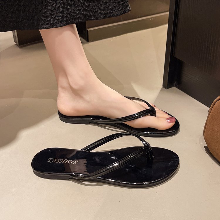 25夏季新品时尚外穿凉拖时尚简约夹脚平底防滑度假沙滩人字拖鞋女