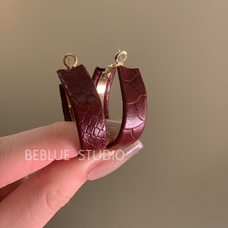 卿本佳人~复古安可拉红色皮革圈圈耳环女秋冬氛围感耳钉耳饰耳夹,饰品/流行首饰/时尚饰品新,耳环,淘宝优惠券,粉丝福利购,淘宝优惠卷