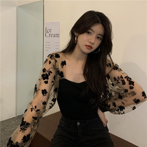 Real shooting and real price design sense of minority flower mesh splicing French Vintage chiffon shirt Lantern Sleeve Top