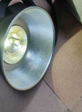 适用耐思Nflash 400无线外拍灯，带铝合金箱，功能正常。外议价