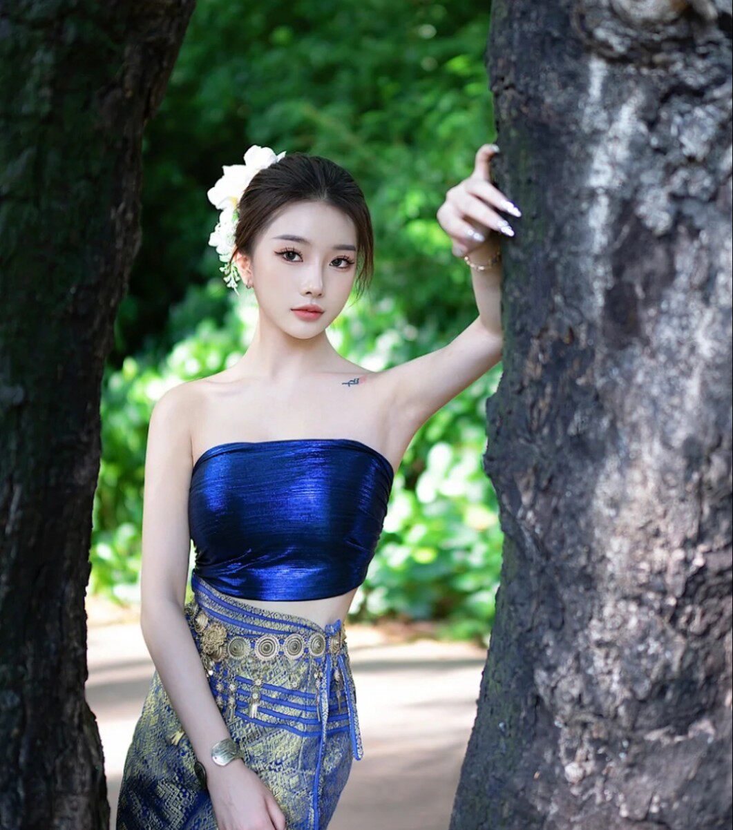 西双版纳网红同款傣族民族一片试筒裙裹胸艺术照披肩无袖写真套装