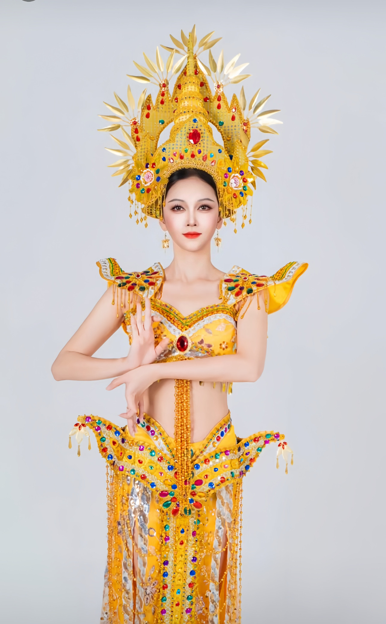 订做泰国舞蹈头饰印度风情演出服东南亚风情表演服装傣族宫廷节服