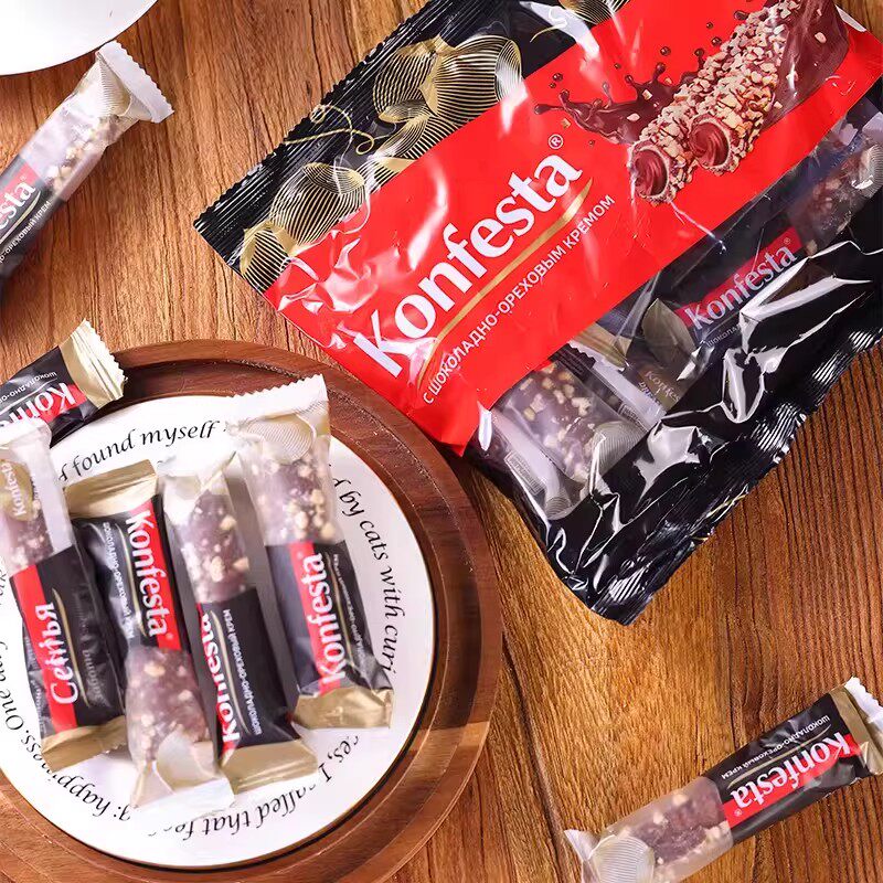 俄罗斯进口手指椰蓉巧克力棒榛子酱夹心蛋卷威化独立装休闲零食品