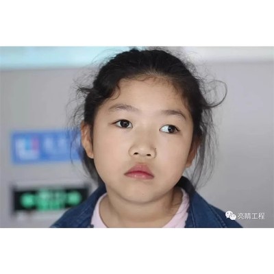 三棱镜近视压贴片三棱镜贴膜斜视眼镜压贴膜三棱镜贴片棱镜度数