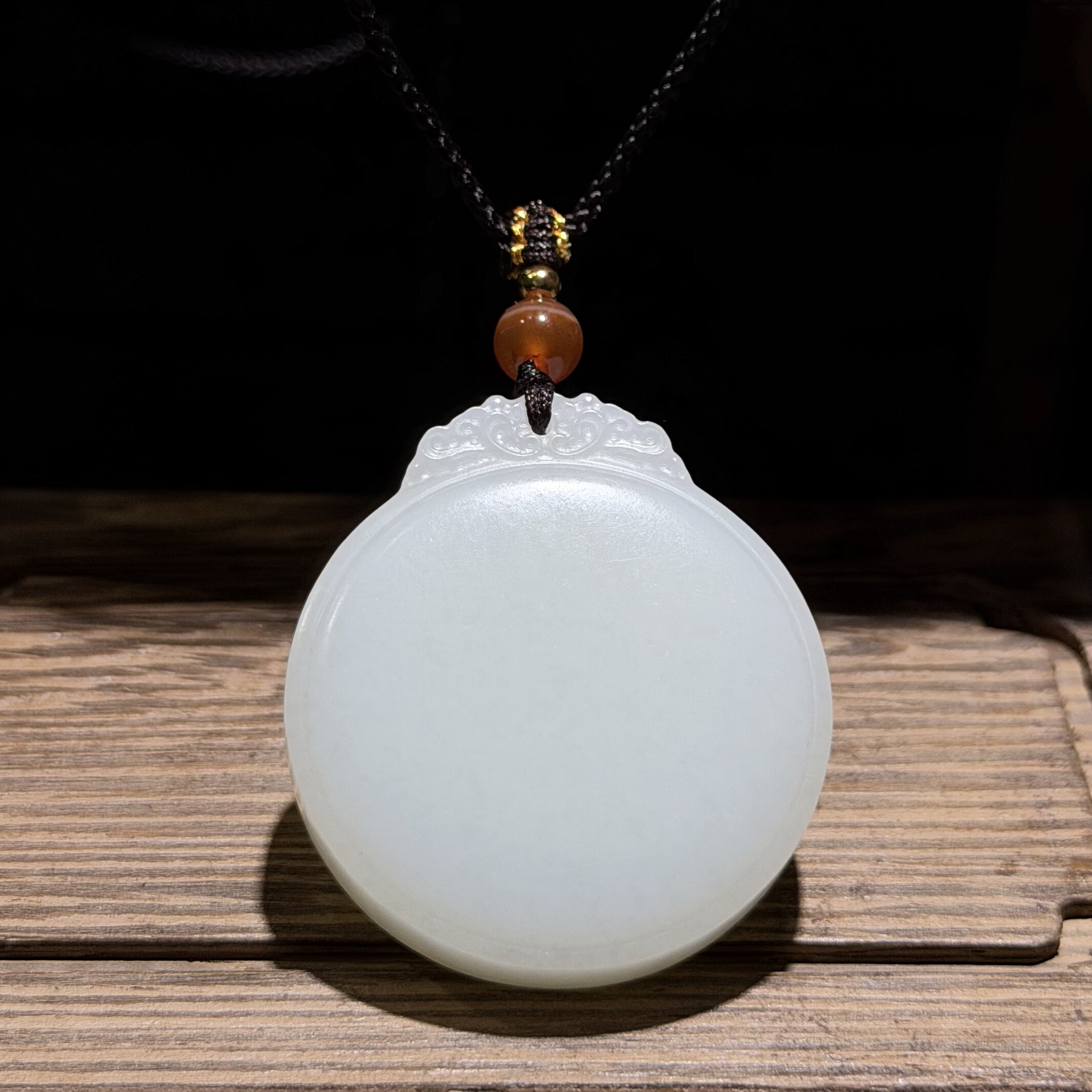 新疆和田白玉籽料圆形平安无事牌吊坠挂件玉石雕刻培训学校