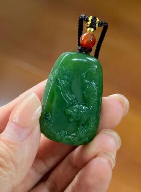 新疆和田碧玉籽料下山虎吊坠挂件和田玉石雕刻培训学校03067