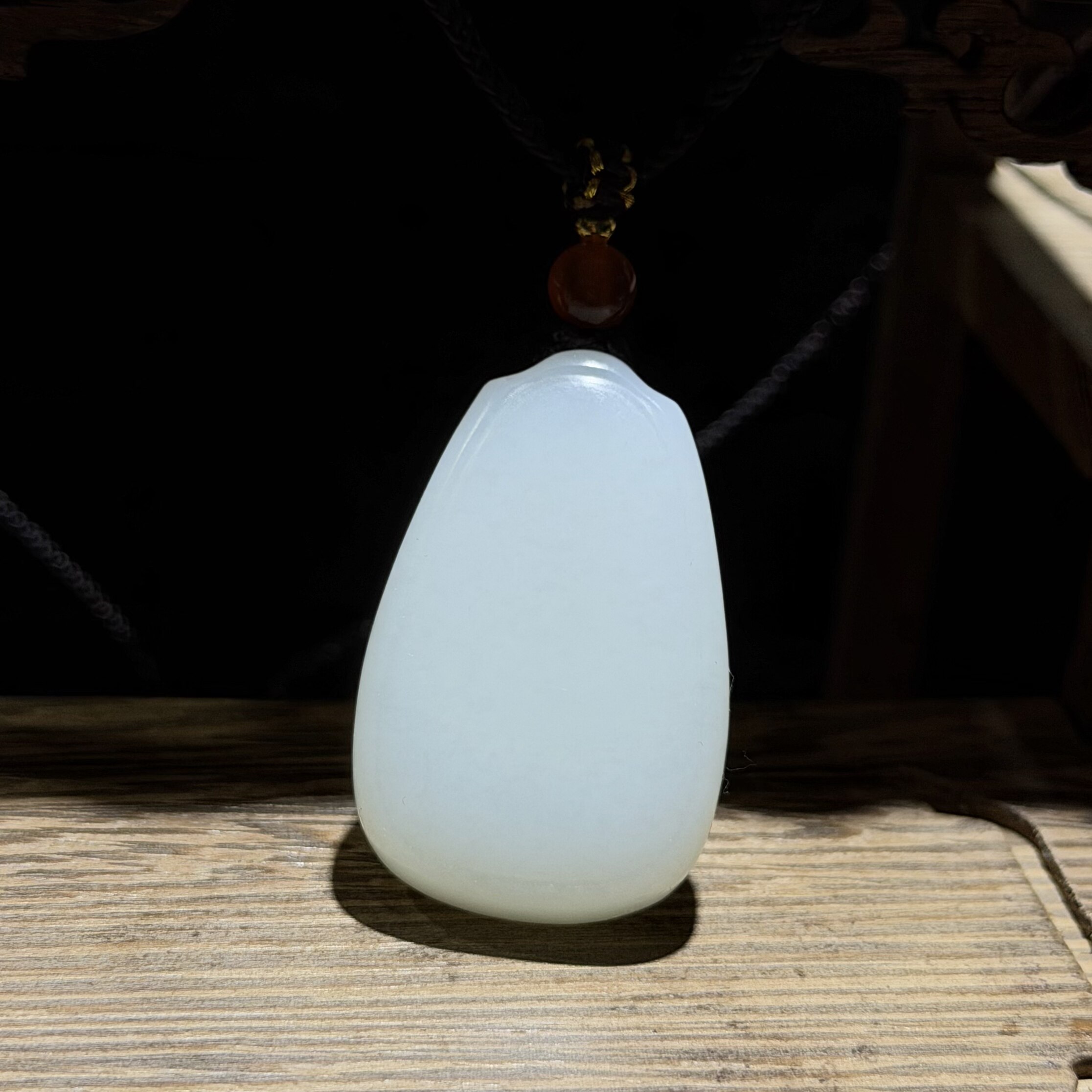 新疆和田白玉籽料平安无事牌吊坠挂件和田玉石雕刻培训学校