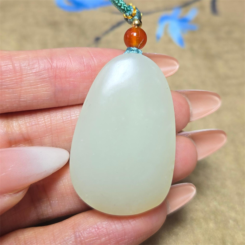 已抢完，勿拍 新疆和田白玉籽料撒金皮平安无事牌挂件吊坠玉石雕