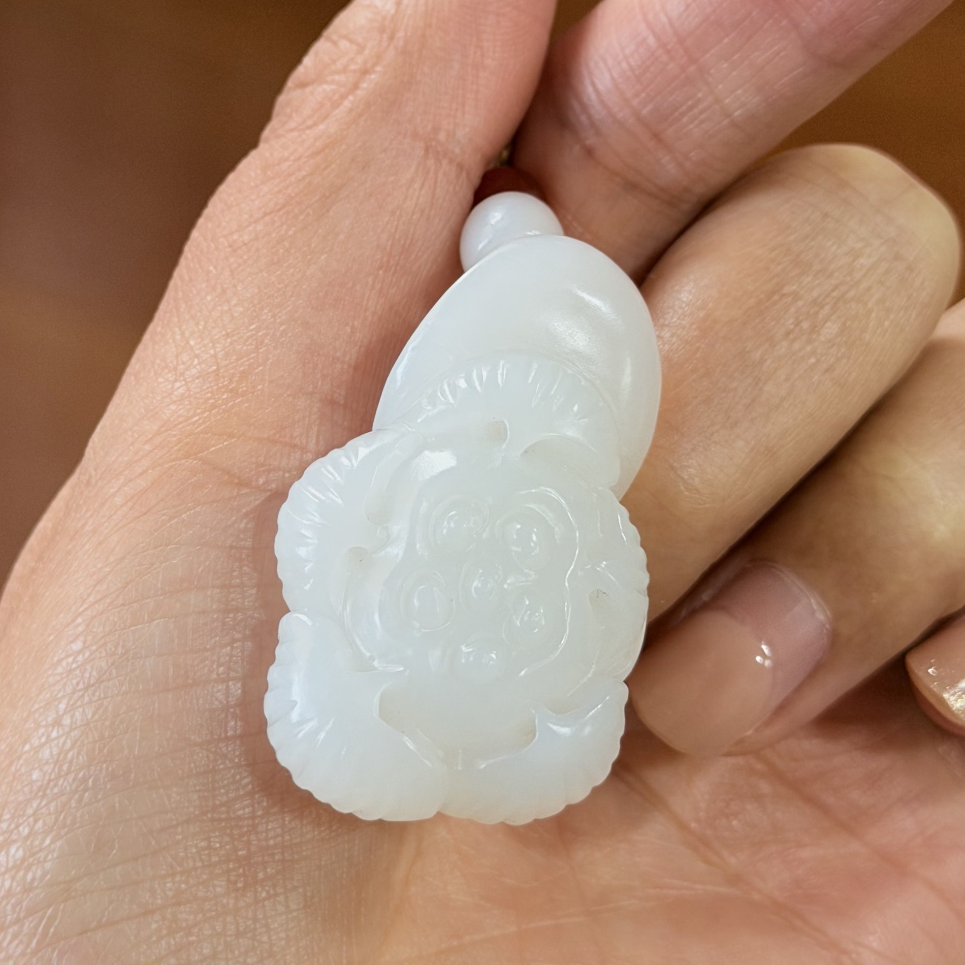 福利~和田羊脂白玉籽料莲花吊坠新疆和田玉石雕刻培训学校02015