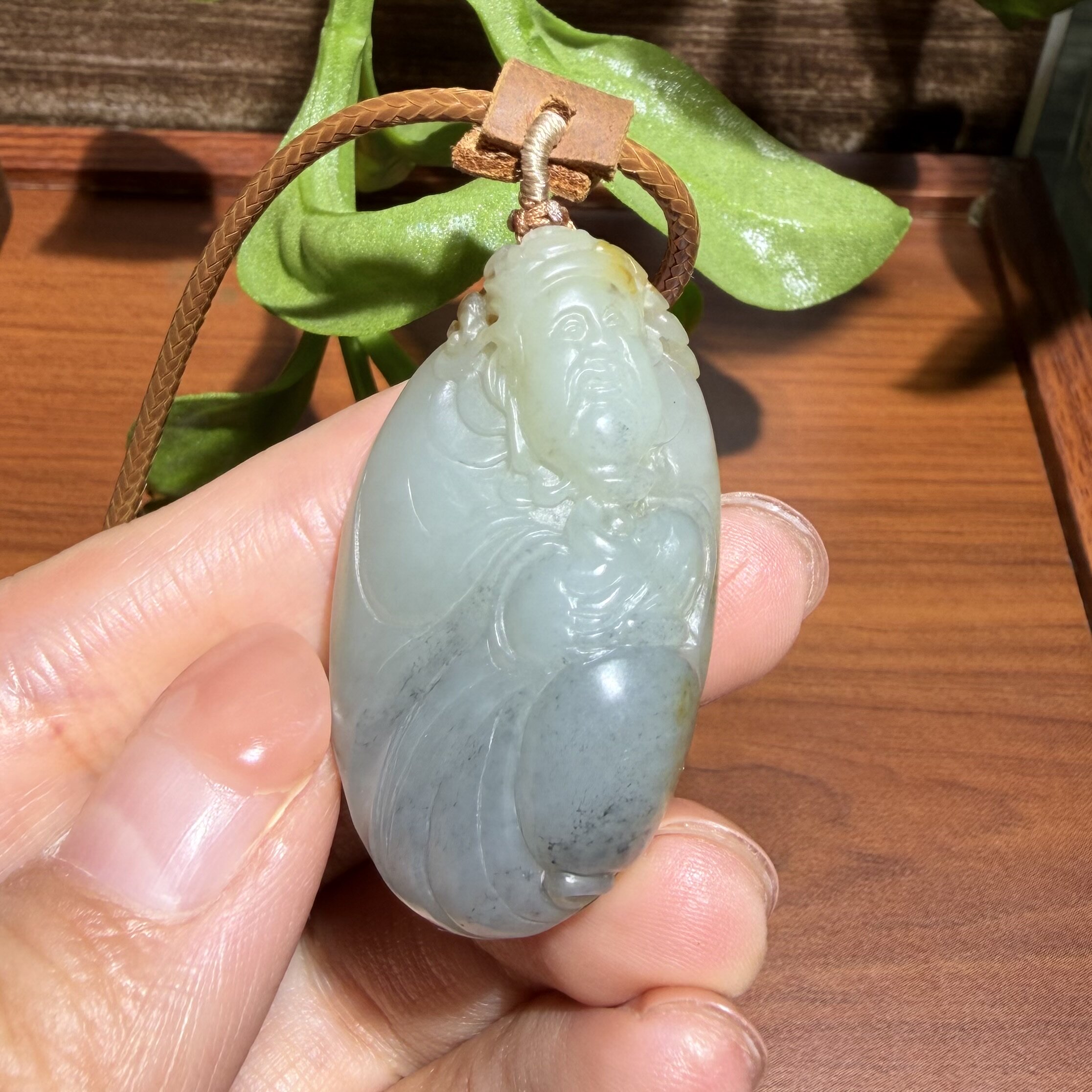 独籽青花~洒金皮财神吊坠挂件新疆和田玉石雕刻培训学校A12-04
