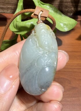 独籽青花~洒金皮财神吊坠挂件新疆和田玉石雕刻培训学校A12-04