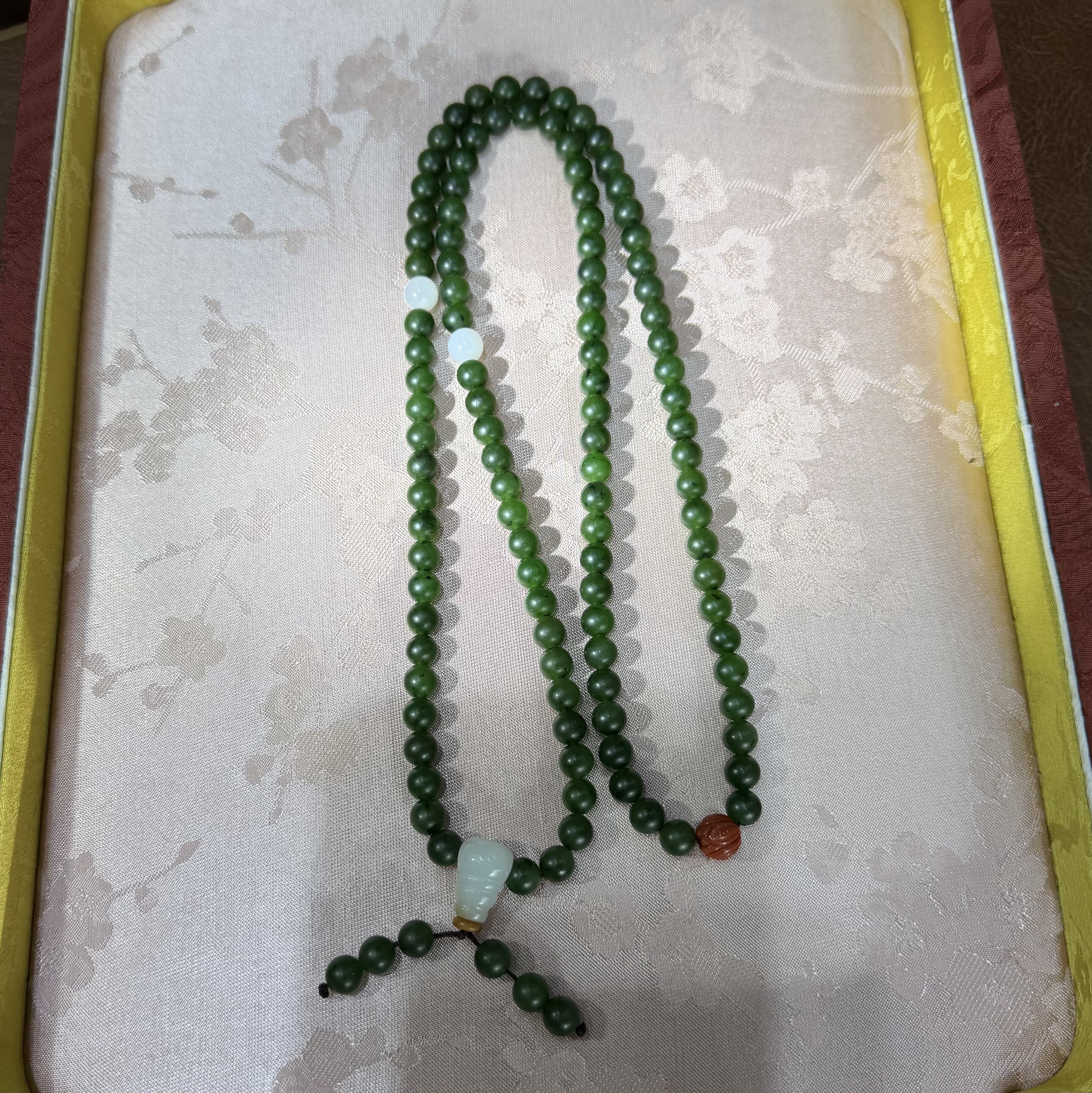 新疆和田碧玉籽料菠菜绿6mm珠子 项链手串手链玉石雕刻培训学校