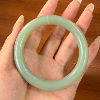 已公布 猜重量~送手镯新疆和田沙枣青籽料手镯碧玉籽料8MM珠子吊