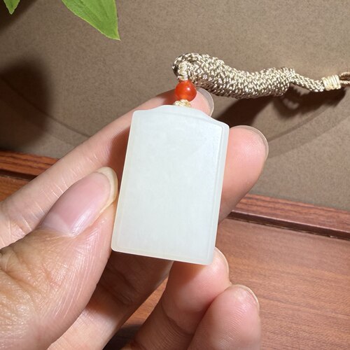 新疆和田白玉籽料平安无事牌吊坠挂件玉石雕刻培训学校