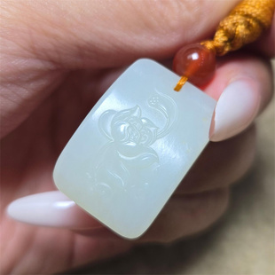 福利~新疆和田白玉籽料荷花吊坠手牌 挂件玉石雕刻培训学校