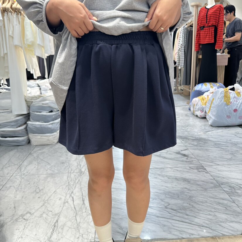 八1221韩国东大门运动短裤热销区4548492风格冬款都市新款档口