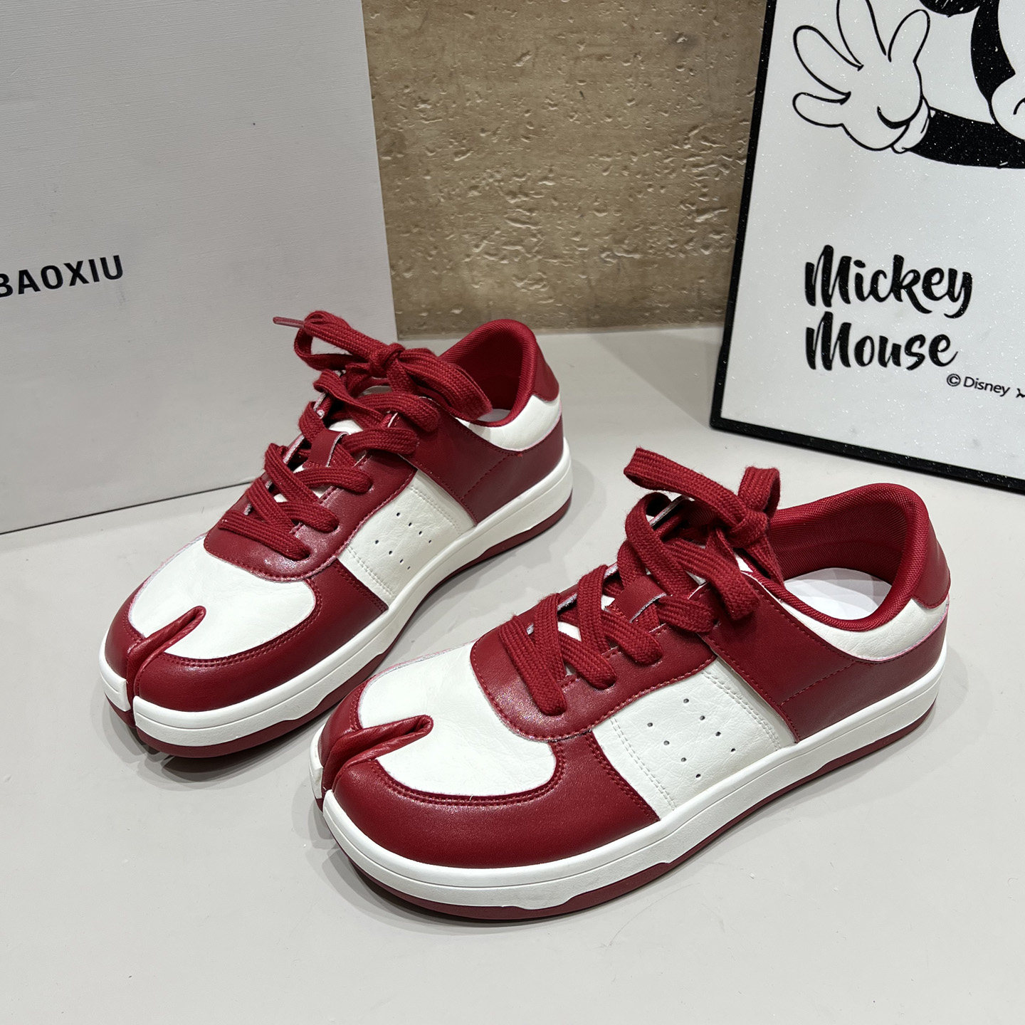 复古分趾板鞋女红白拼色系带平底休闲鞋百搭2026年新款运低帮单鞋,女鞋,休闲板鞋,淘宝优惠券,粉丝福利购,淘宝优惠卷