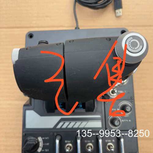 原装正品罗技X56飞行摇杆、图片上是2套、一套完整、另一套缺件、