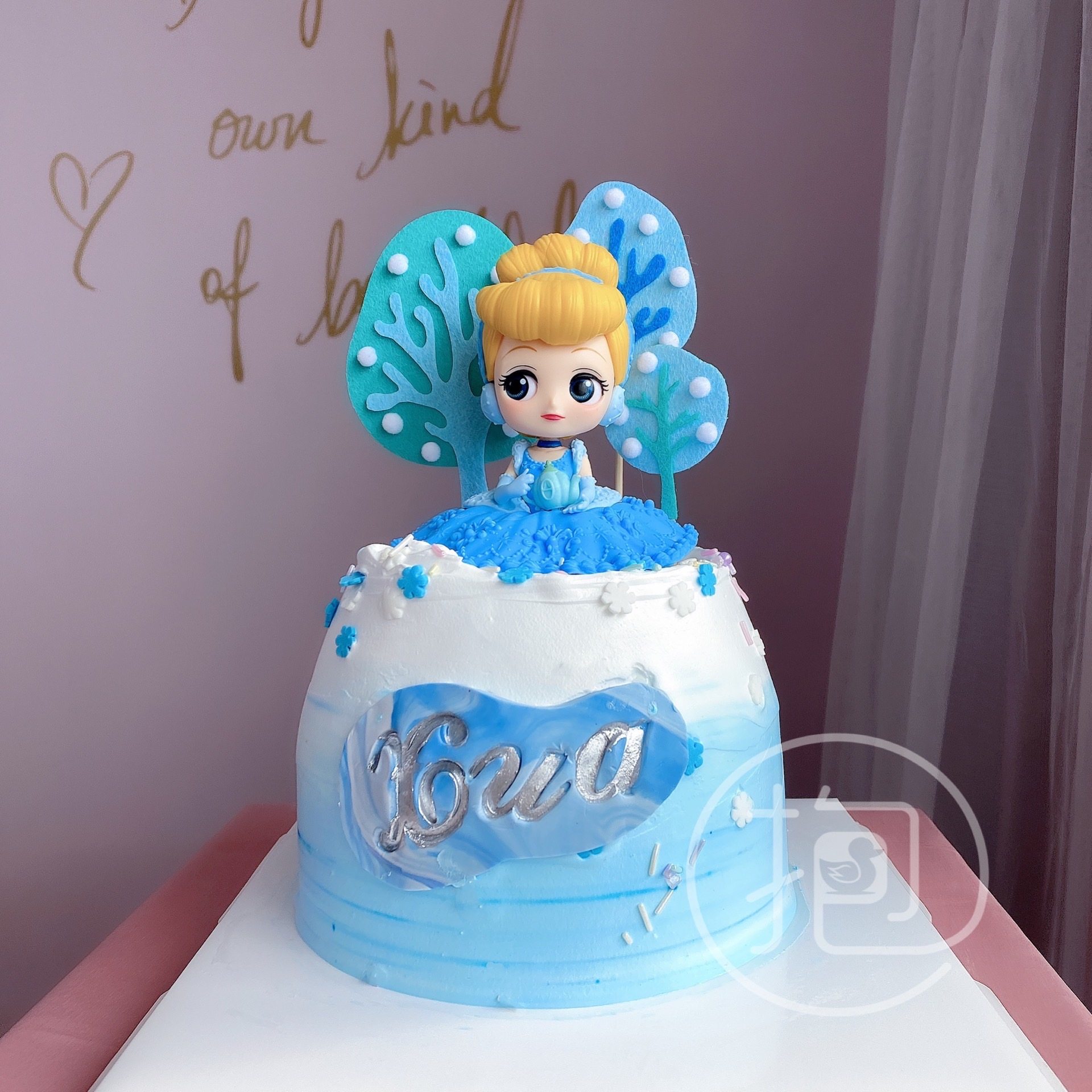 蛋糕装饰摆件灰姑娘蓝色裙子坐姿玩偶公主手办q冰雪女王情景动画