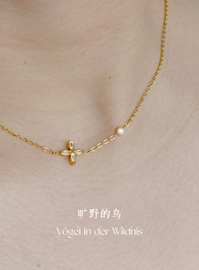 钛钢四叶草项链洗澡可带不易掉色