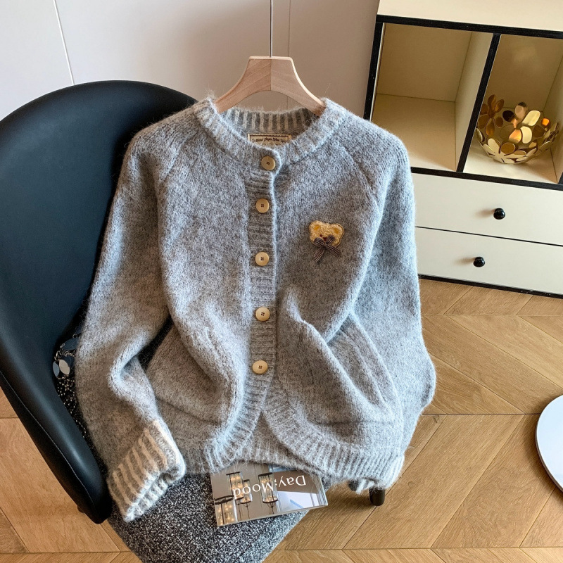 亦舞之城秦岚张云琪谭思婷同款挂脖小熊毛衣秋冬显瘦加厚针织开衫