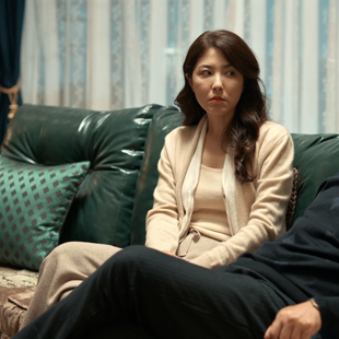 迎风的青春牛玲玲曾黎同款套装假两件V领针织开衫半身裙两件套女