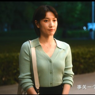 无所畏惧邱华啜妮同款 毛衣Polo领单排扣春夏长袖 收腰修身 针织开衫