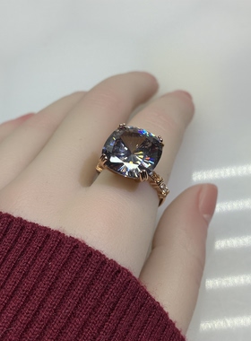 培育石高碳钻冰透茶晶色10克拉