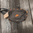 耐克NIKE奥莱正品 010 男女运动休闲单肩包斜挎包手提包腰包HJ8229