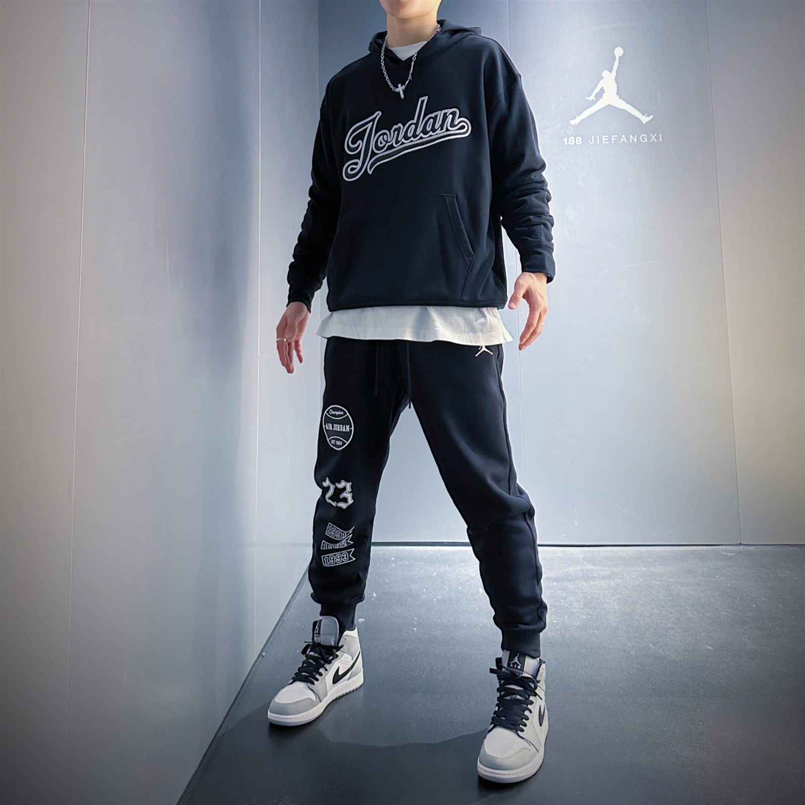 耐克NIKE奥莱正品男女运动休闲加绒保暖束脚长裤毛圈卫衣FN4620