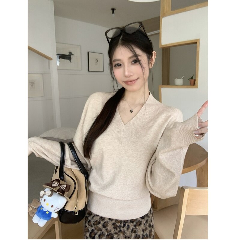 韩系穿搭v领蝙蝠袖套头毛衣女秋毛衣