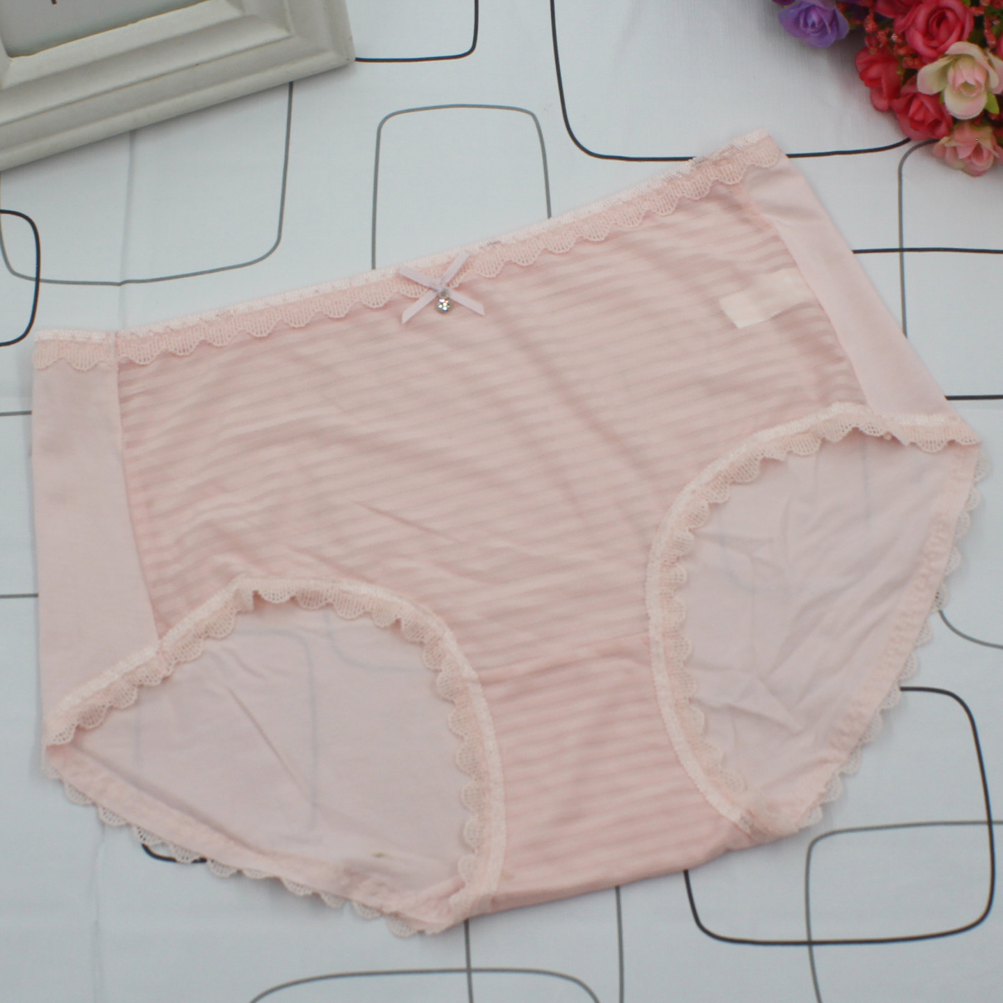 女生三角裤冰丝内裤女士性感透气速干柔软纯色中腰蕾丝边 仟诗佩