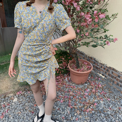 Korean sweet fairy V-neck temperament small floral dress
